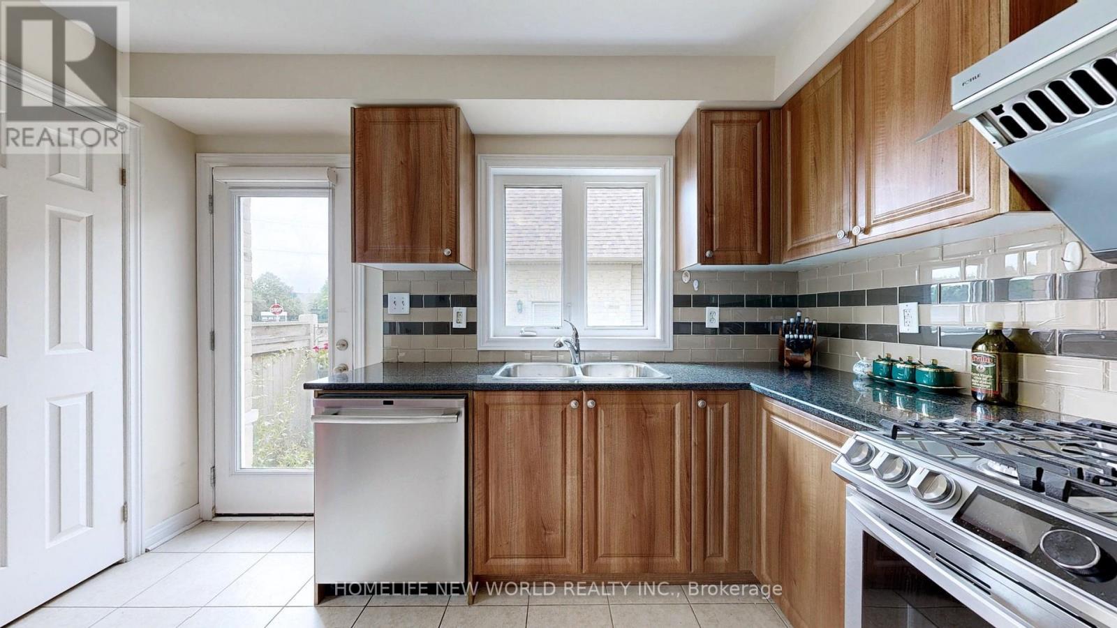 49 Kawneer Terrace, Toronto, ON - Indoor Photo Showing Kitchen With Double Sink