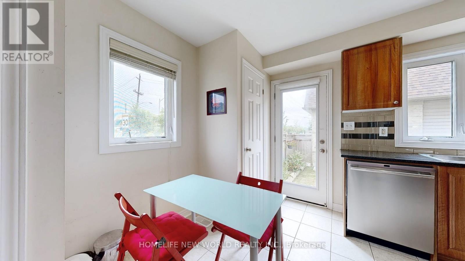 49 Kawneer Terrace, Toronto, ON - Indoor Photo Showing Other Room