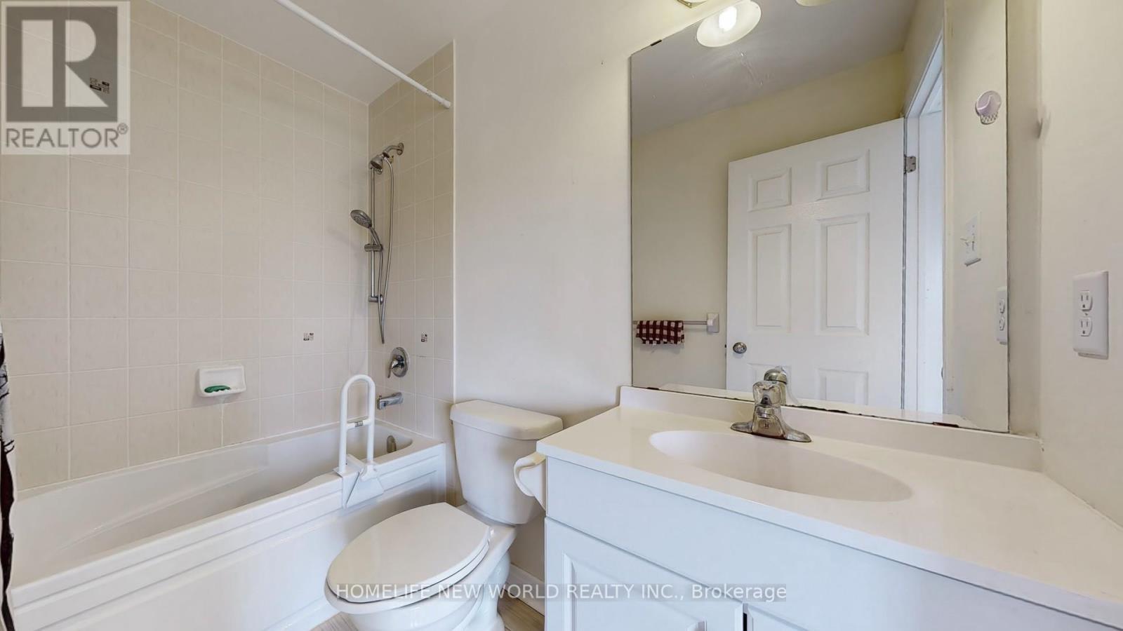 49 Kawneer Terrace, Toronto, ON - Indoor Photo Showing Bathroom