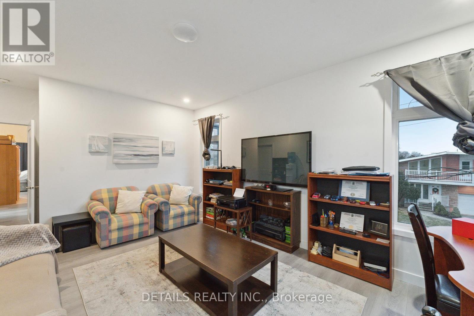 A - 137 Duford Street, Ottawa, ON - Indoor Photo Showing Living Room