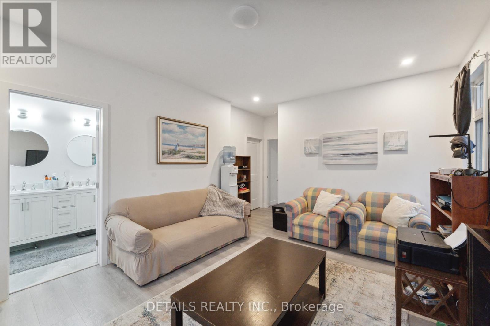 A - 137 Duford Street, Ottawa, ON - Indoor Photo Showing Living Room