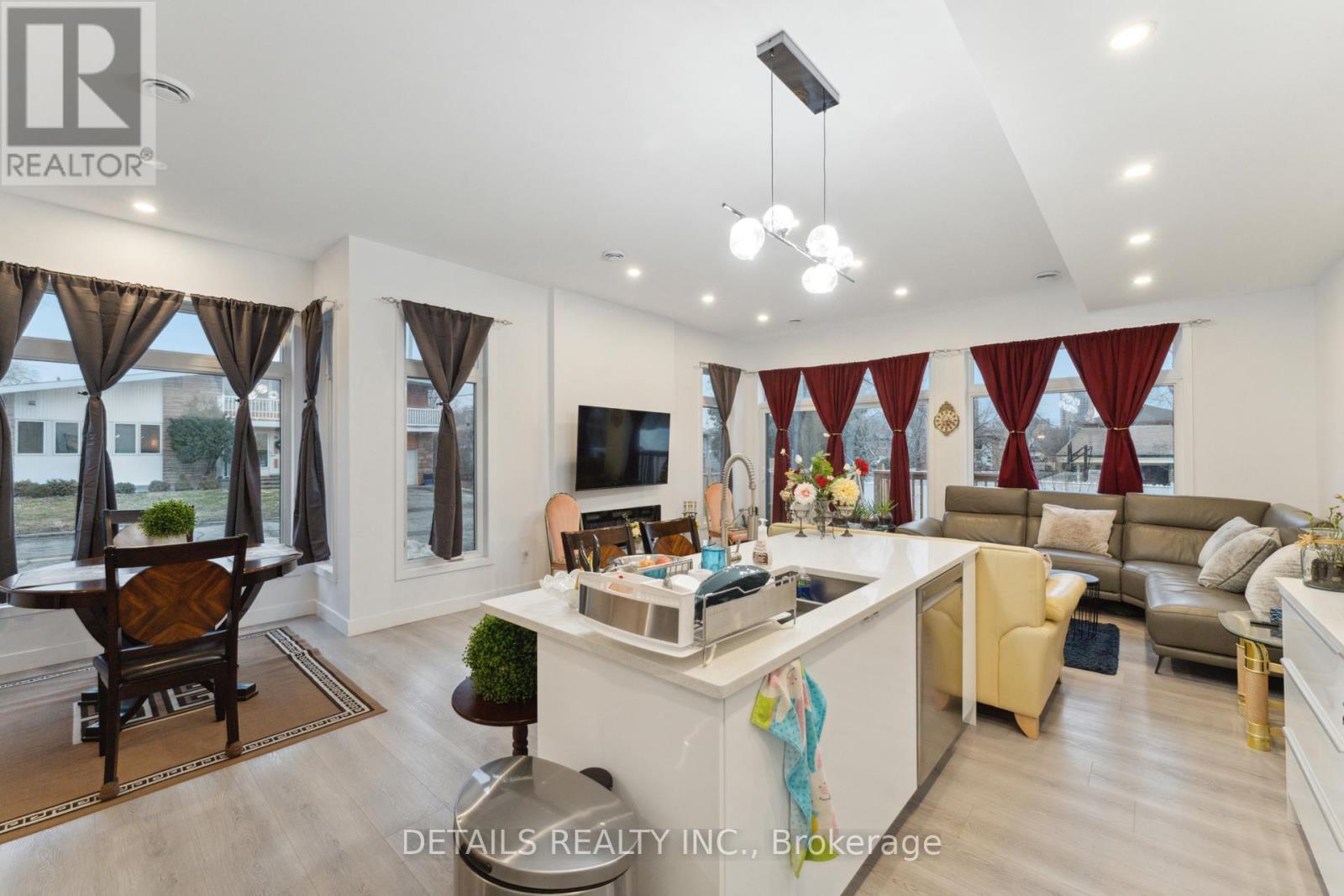 A - 137 Duford Street, Ottawa, ON - Indoor Photo Showing Other Room