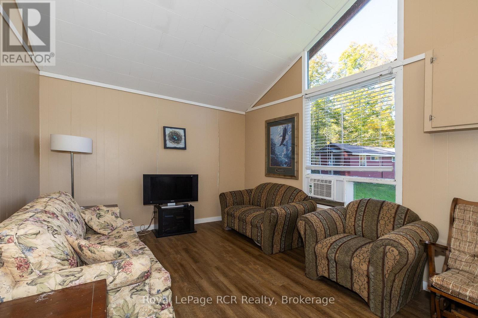 The Cottage - 452 Bruce Rd. 11, Saugeen Shores, ON