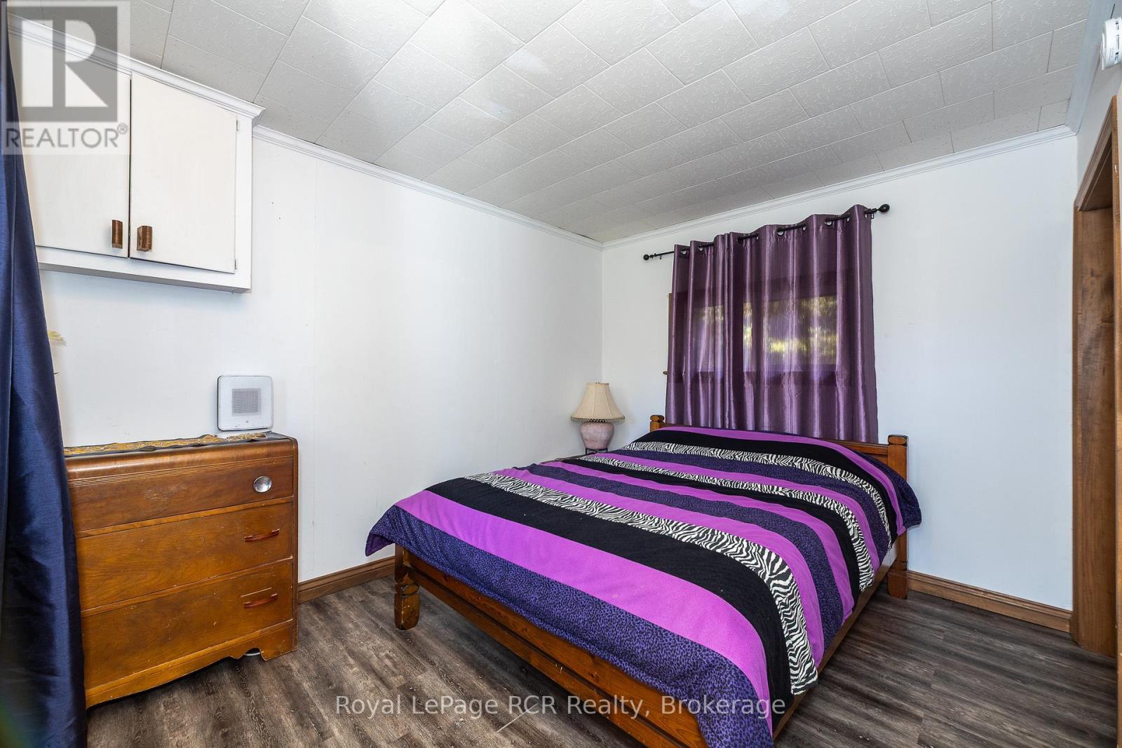 Motel Type Room - 452 Bruce Rd. 11, Saugeen Shores, ON