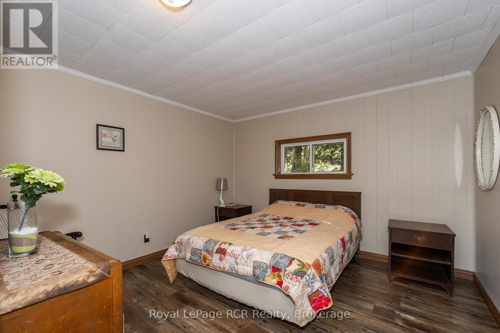 Motel Type Room - 452 Bruce Rd. 11, Saugeen Shores, ON