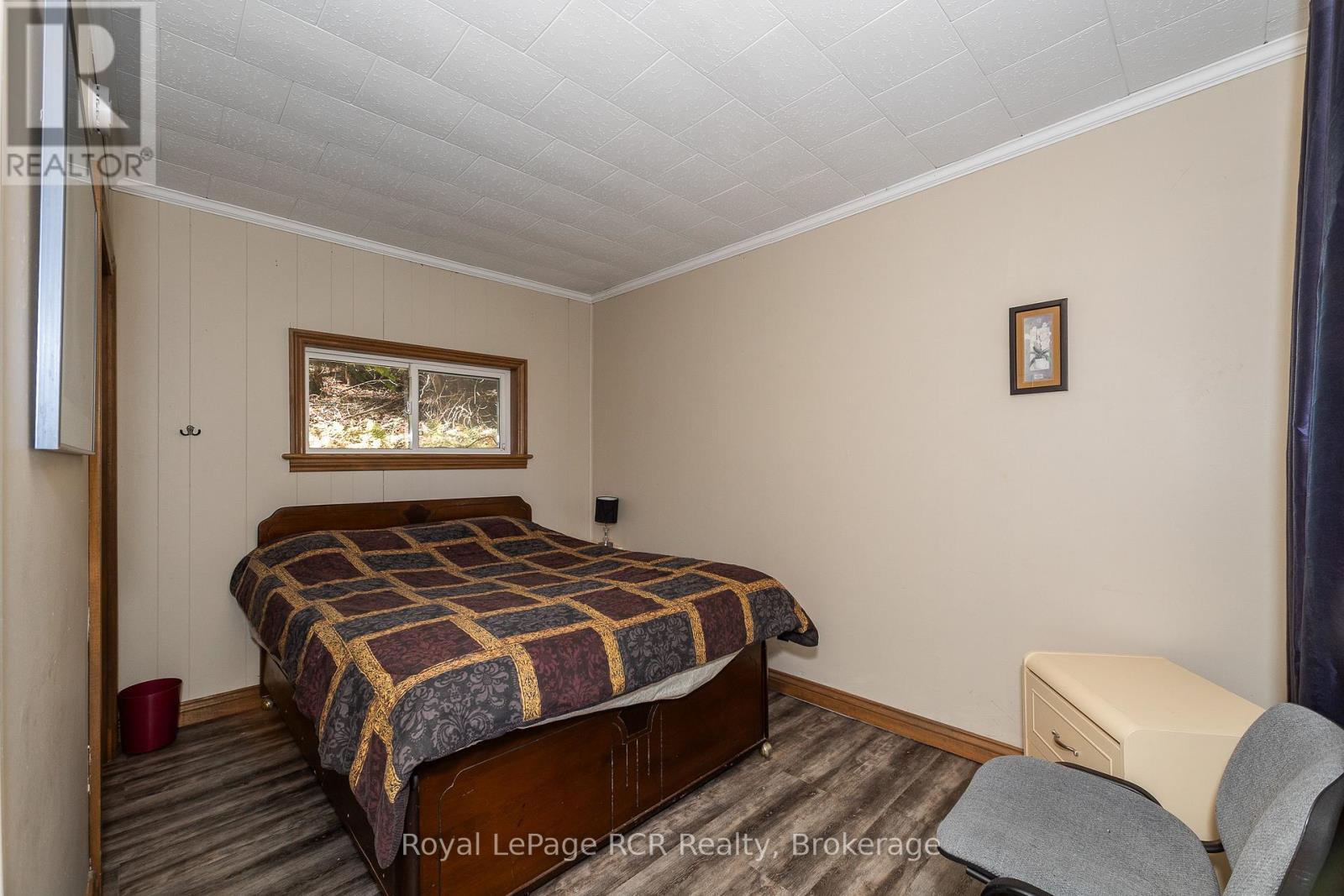 Motel Type Room - 452 Bruce Rd. 11, Saugeen Shores, ON