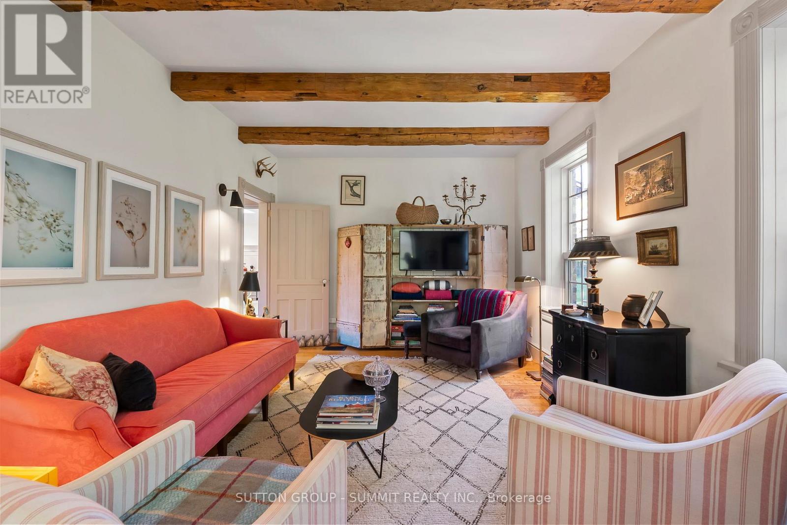 502349 10 Concession, West Grey, ON - Indoor Photo Showing Living Room