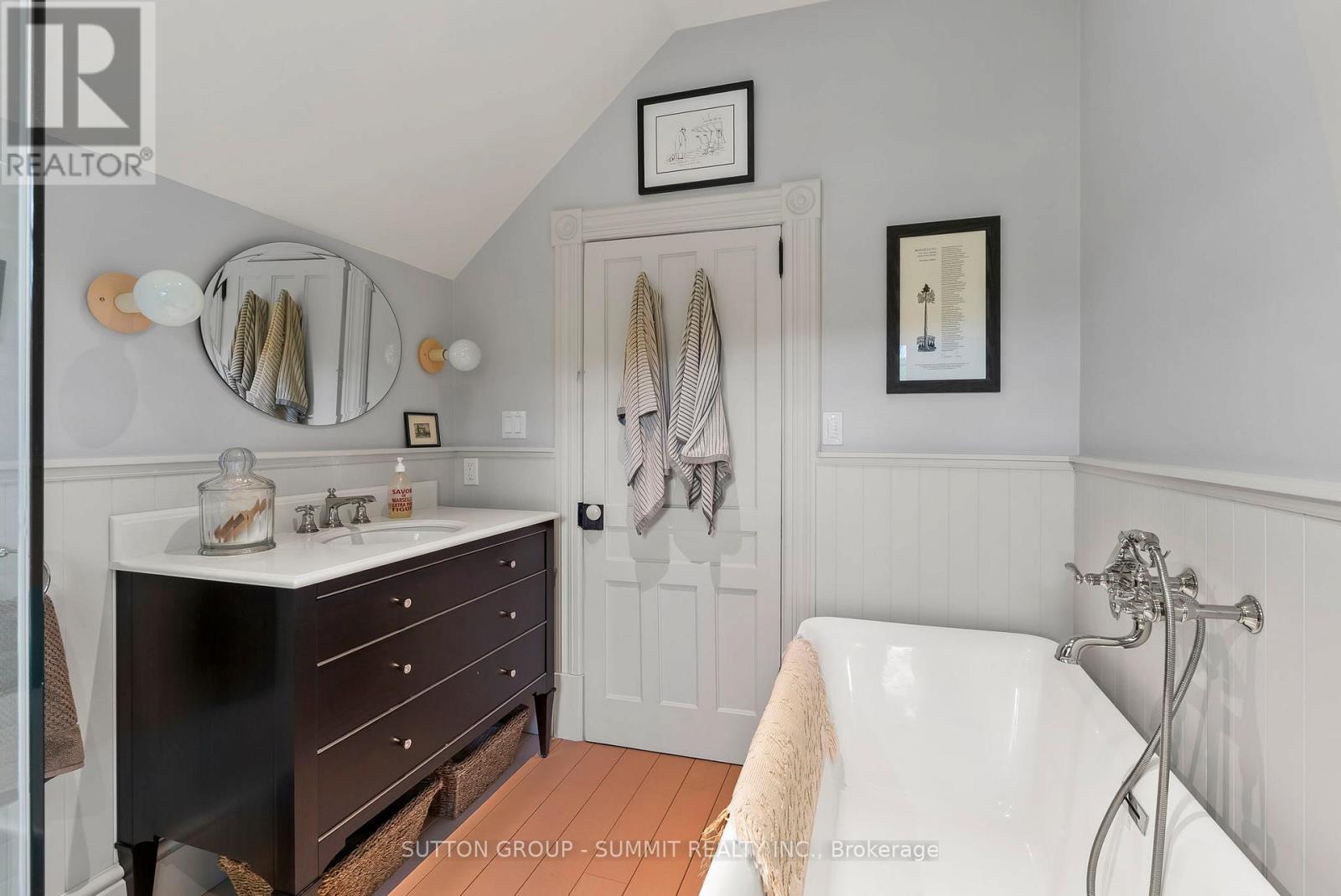 502349 10 Concession, West Grey, ON - Indoor Photo Showing Bathroom