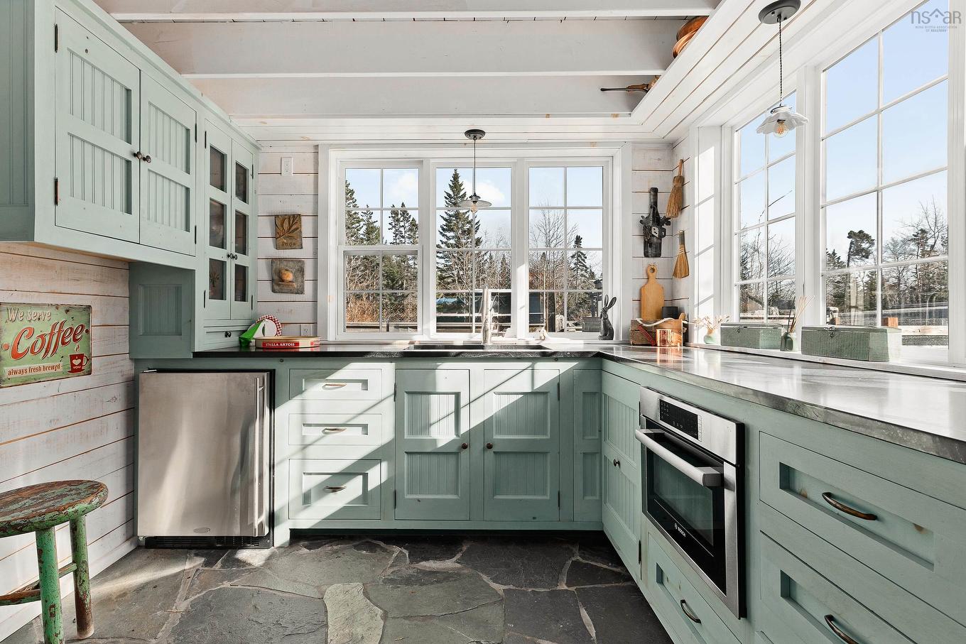 10 Shipping Lane, Halibut Bay, NS