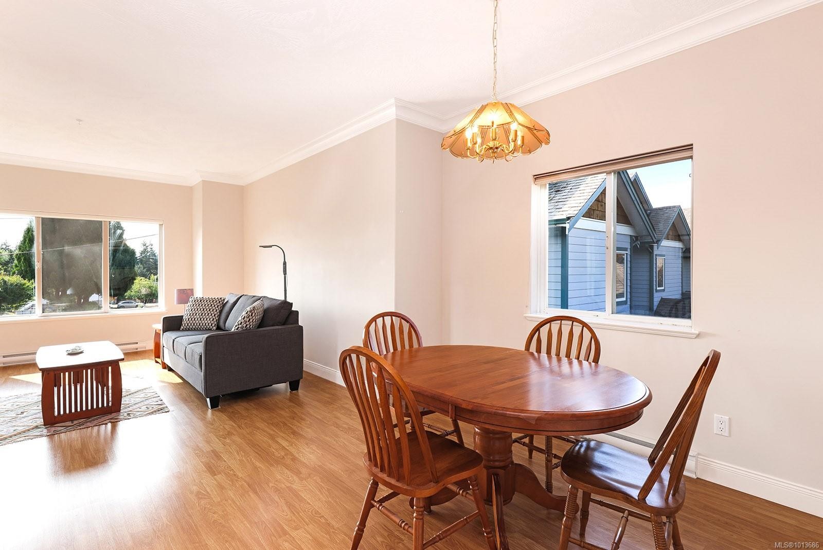 16-1646 Balmoral Ave, Comox, BC - Indoor Photo Showing Dining Room