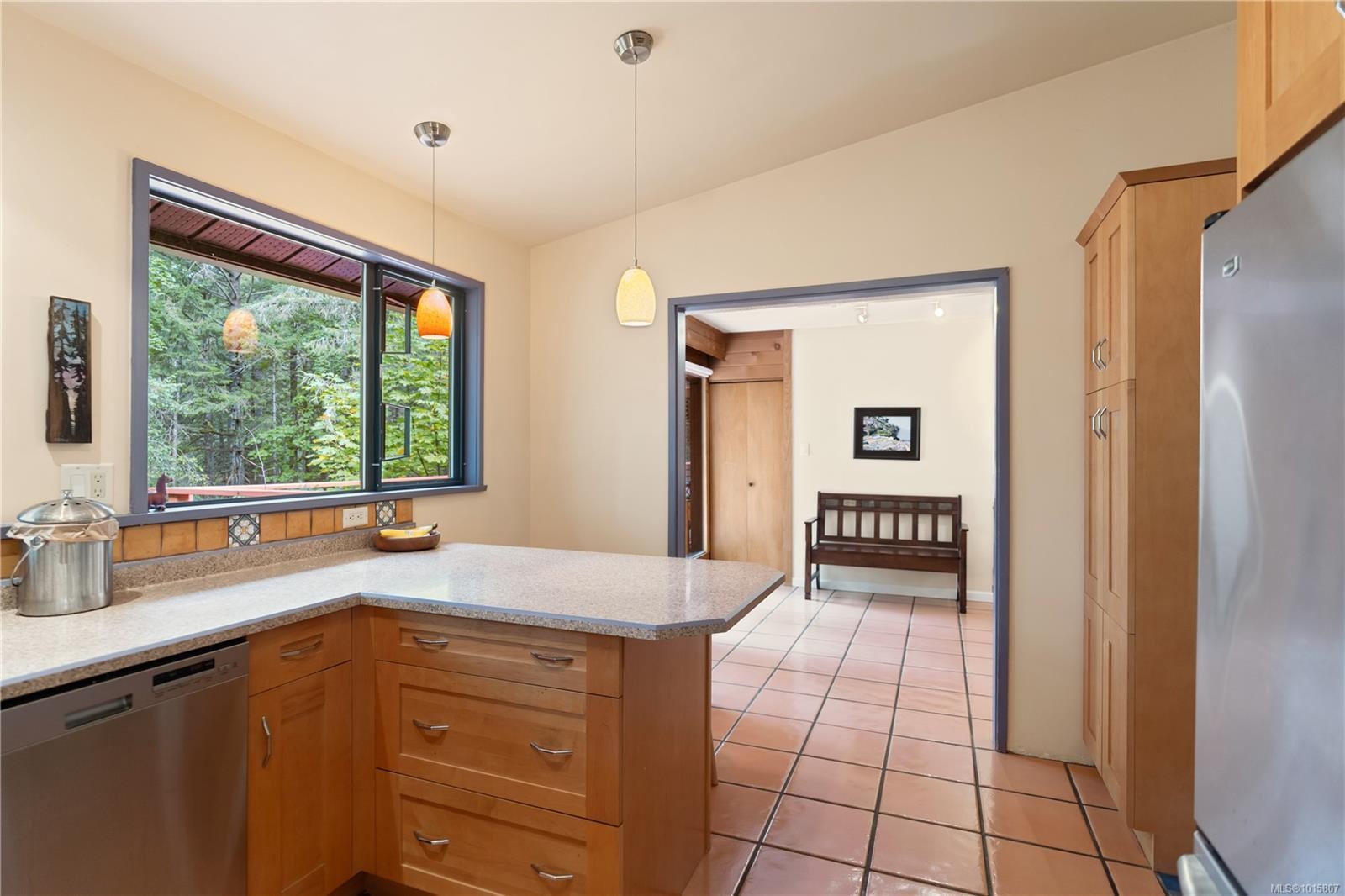 100 Viaduct Ave West, Saanich, BC