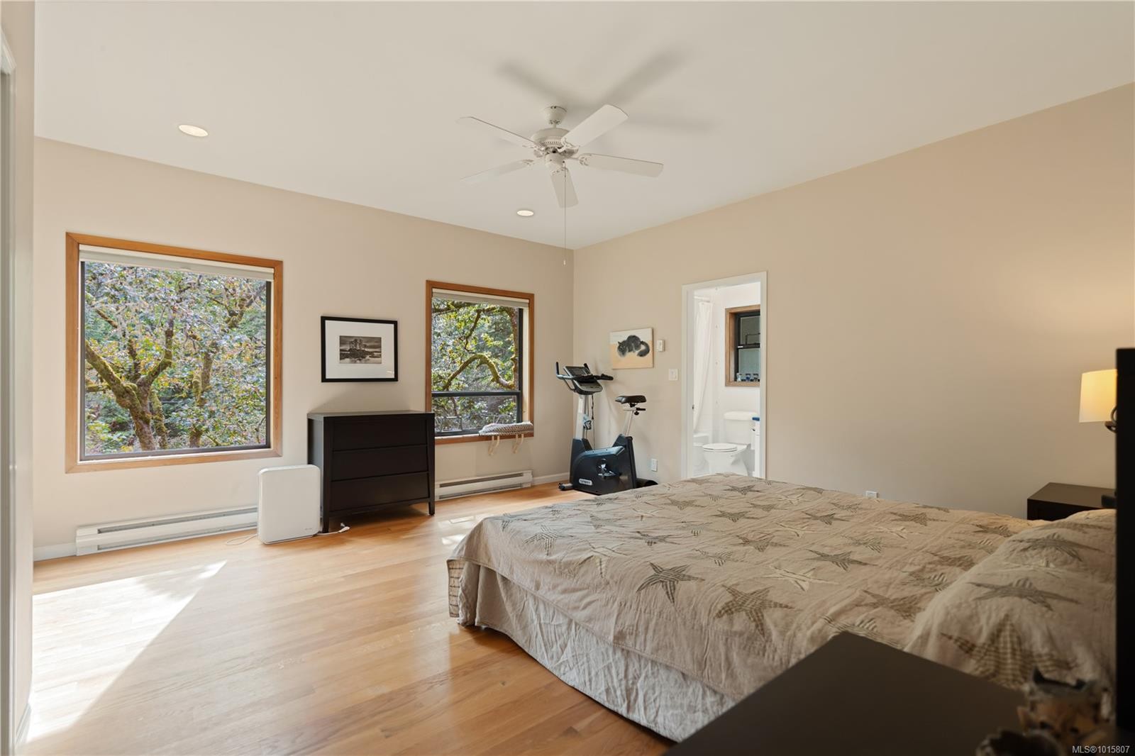 100 Viaduct Ave West, Saanich, BC