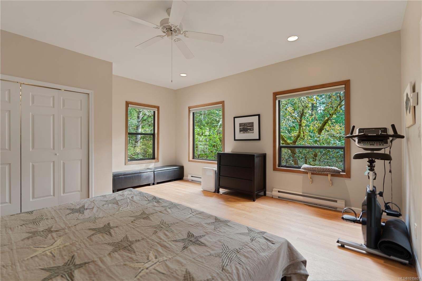 100 Viaduct Ave West, Saanich, BC