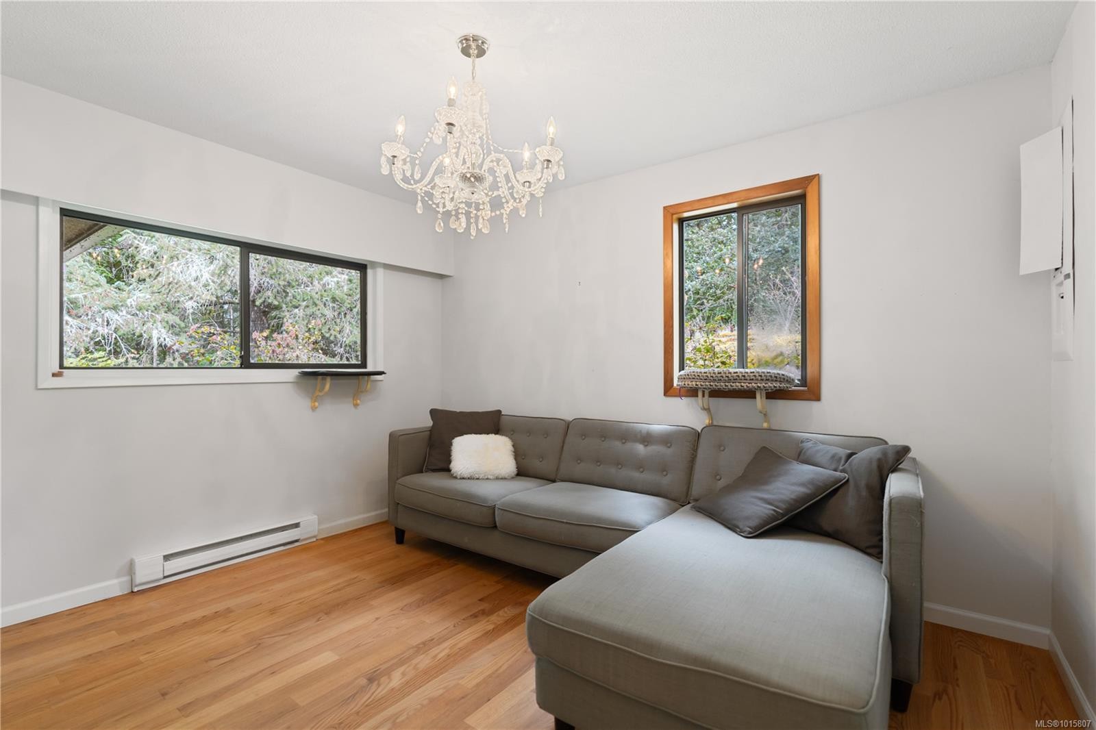 100 Viaduct Ave West, Saanich, BC