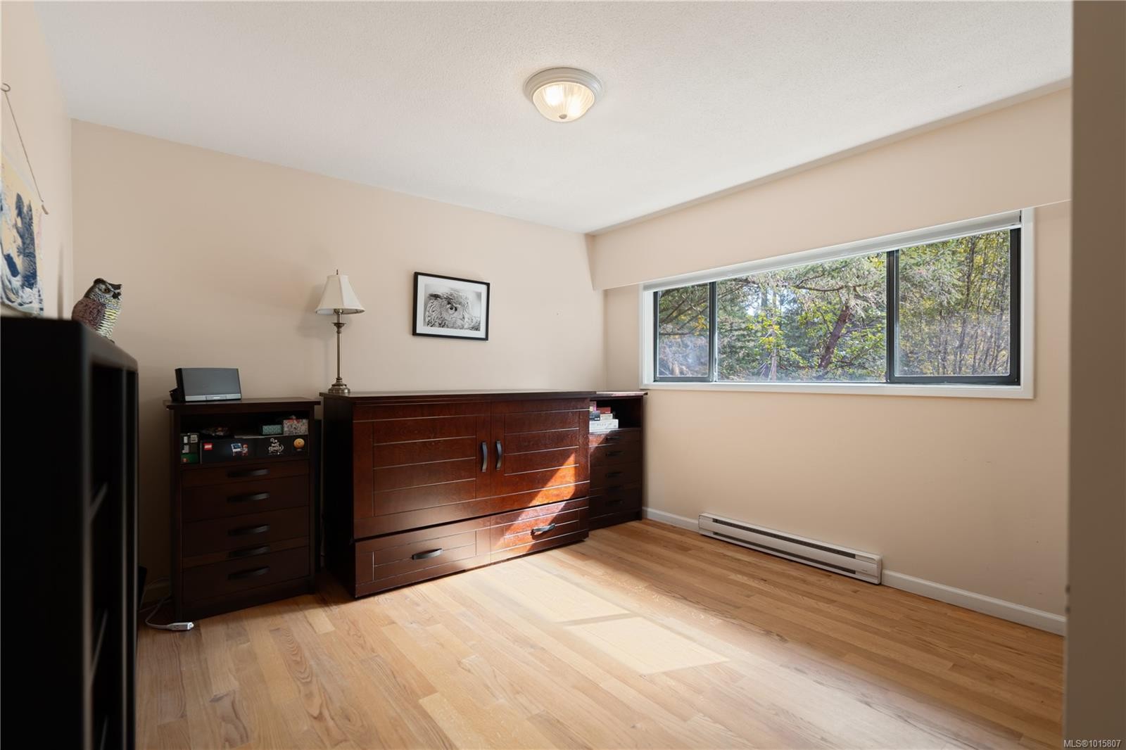 100 Viaduct Ave West, Saanich, BC