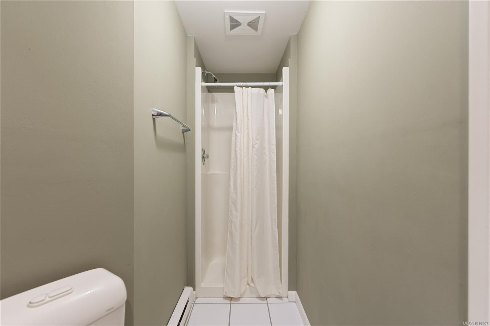 100 Viaduct Ave West, Saanich, BC