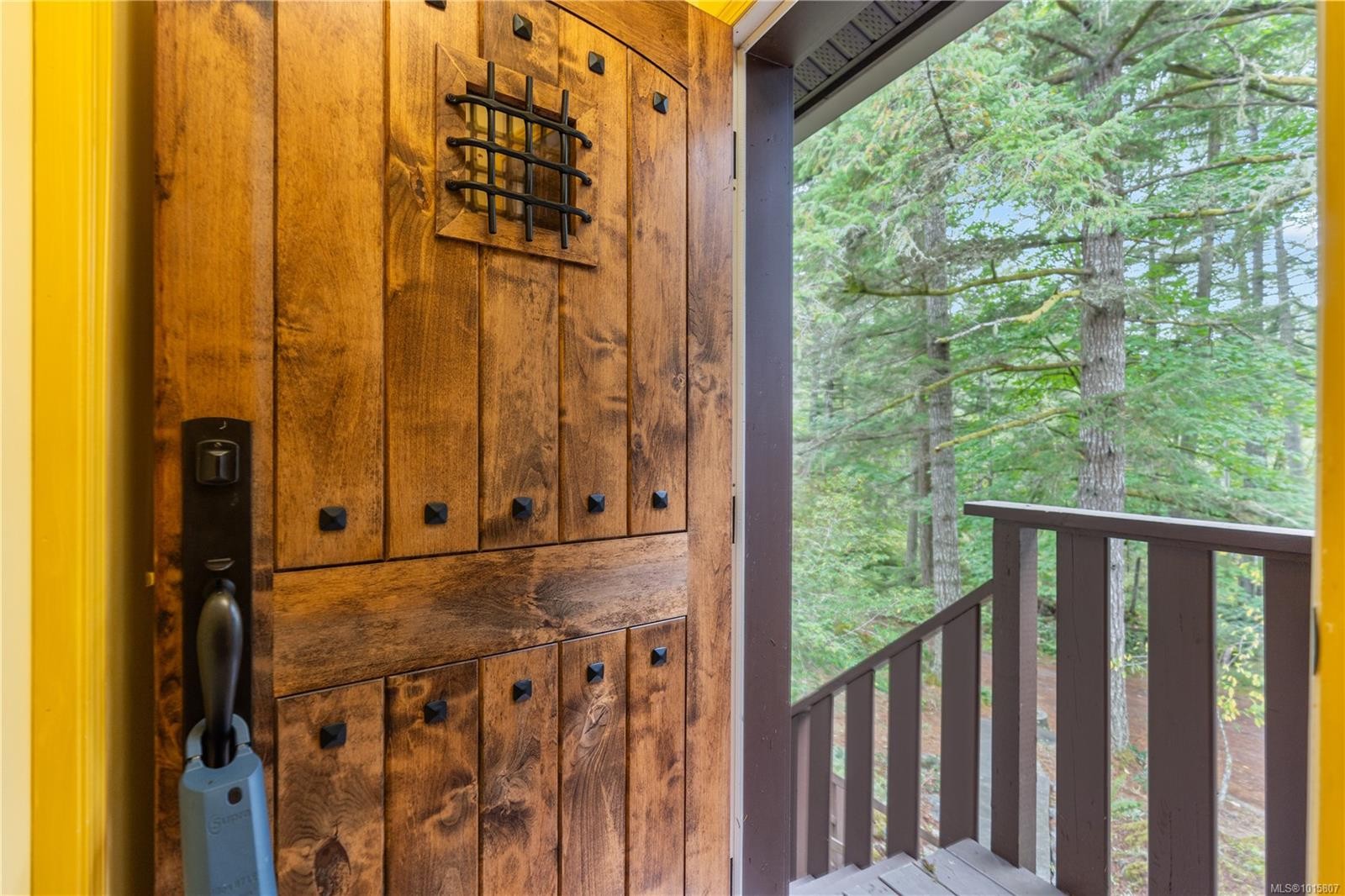 100 Viaduct Ave West, Saanich, BC