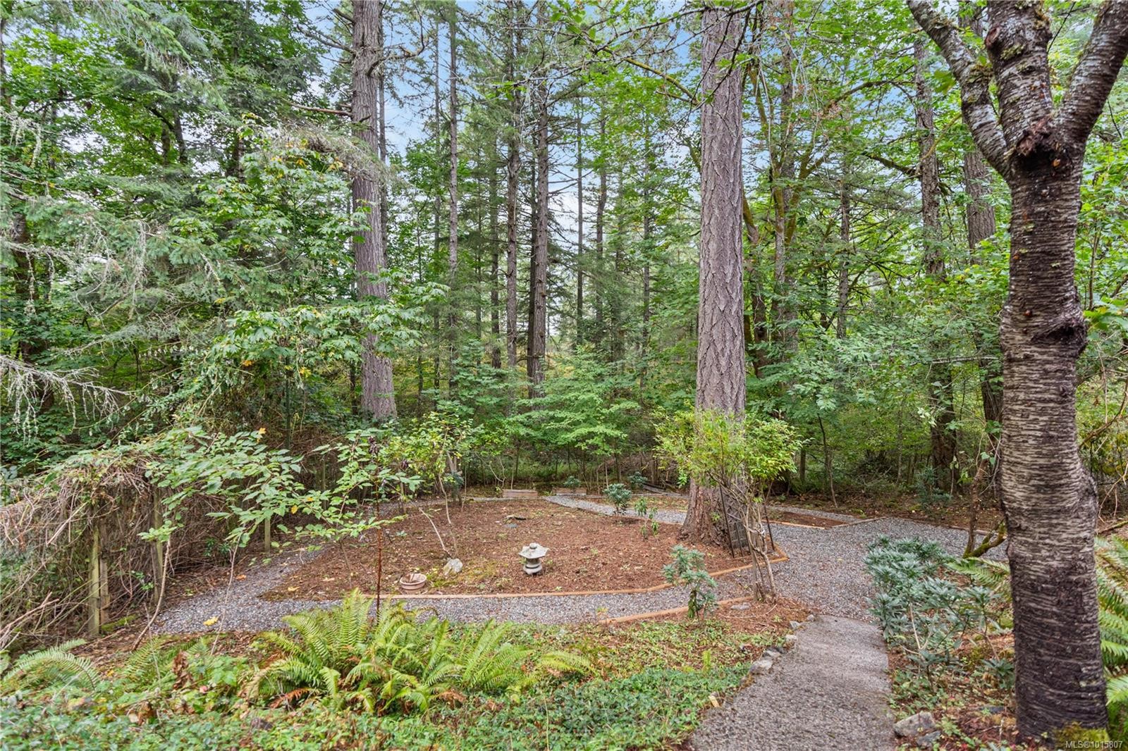 100 Viaduct Ave West, Saanich, BC