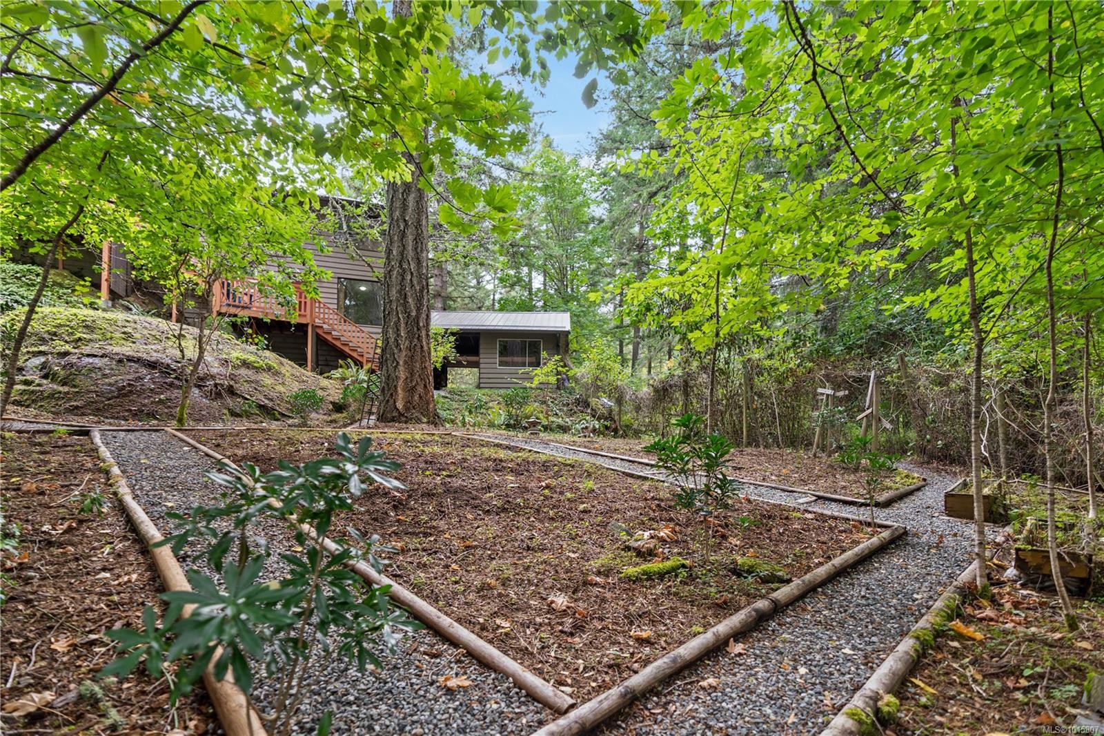 100 Viaduct Ave West, Saanich, BC