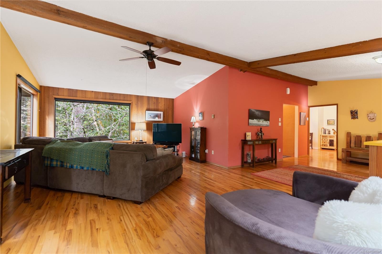 100 Viaduct Ave West, Saanich, BC