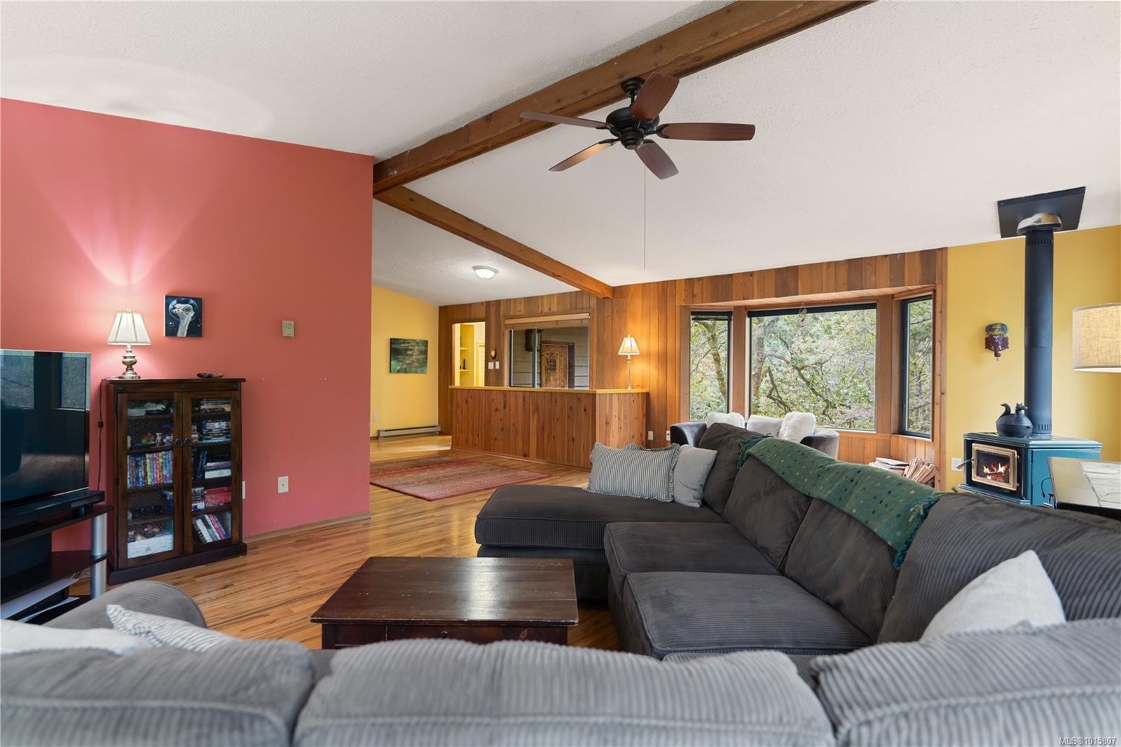 100 Viaduct Ave West, Saanich, BC