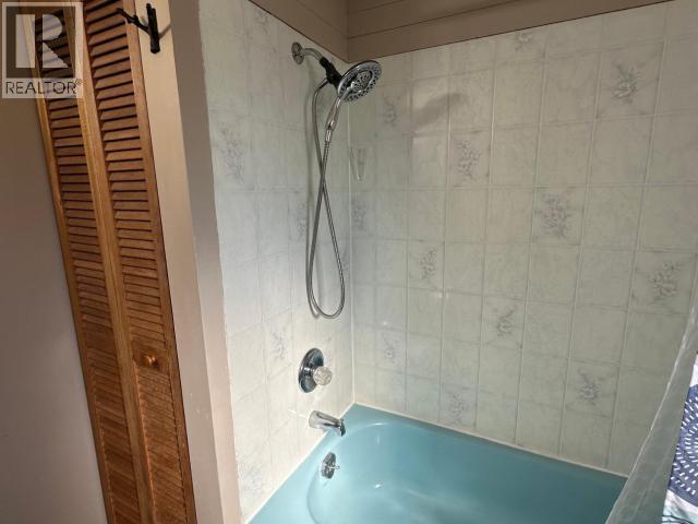 119 Alsek Crescent, Haines Junction, YT - Indoor Photo Showing Bathroom