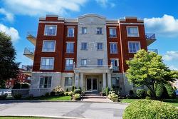 406-150 Rue Barnett Dollard-Des-Ormeaux, QC H9G 3C7