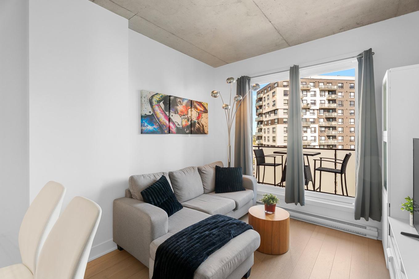 Salon - 1008-1700 Rue Viola-Desmond, Montréal (Lasalle), QC - Indoor Photo Showing Living Room