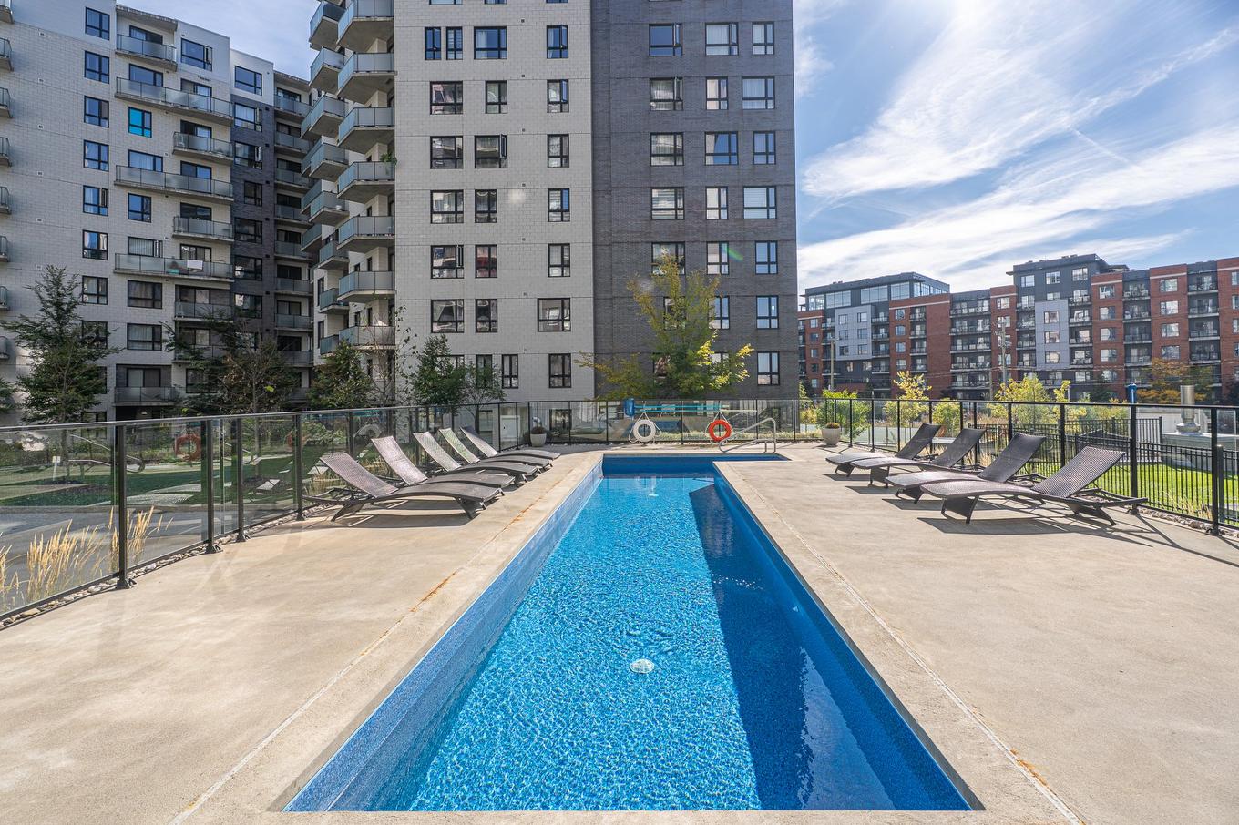 Piscine - 1008-1700 Rue Viola-Desmond, Montréal (Lasalle), QC - Outdoor With In Ground Pool With Facade