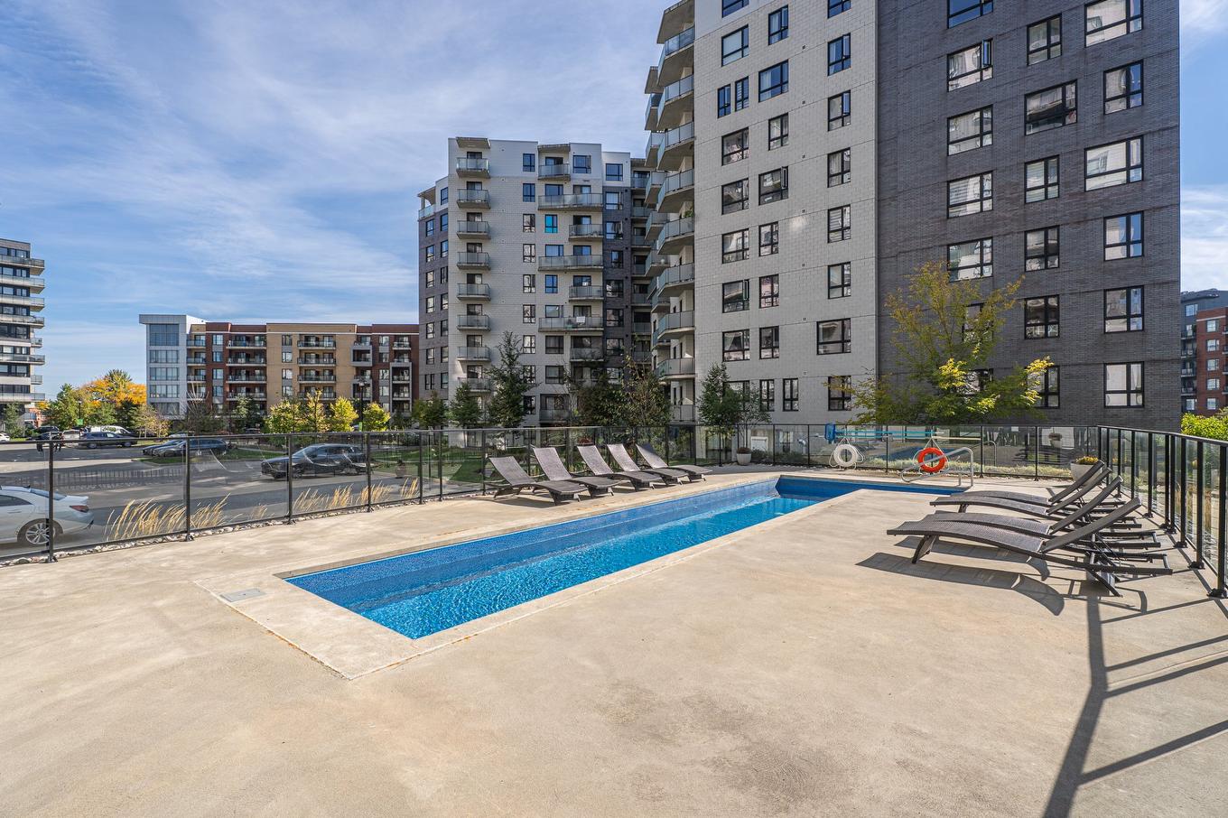 Piscine - 1008-1700 Rue Viola-Desmond, Montréal (Lasalle), QC - Outdoor With In Ground Pool With Facade