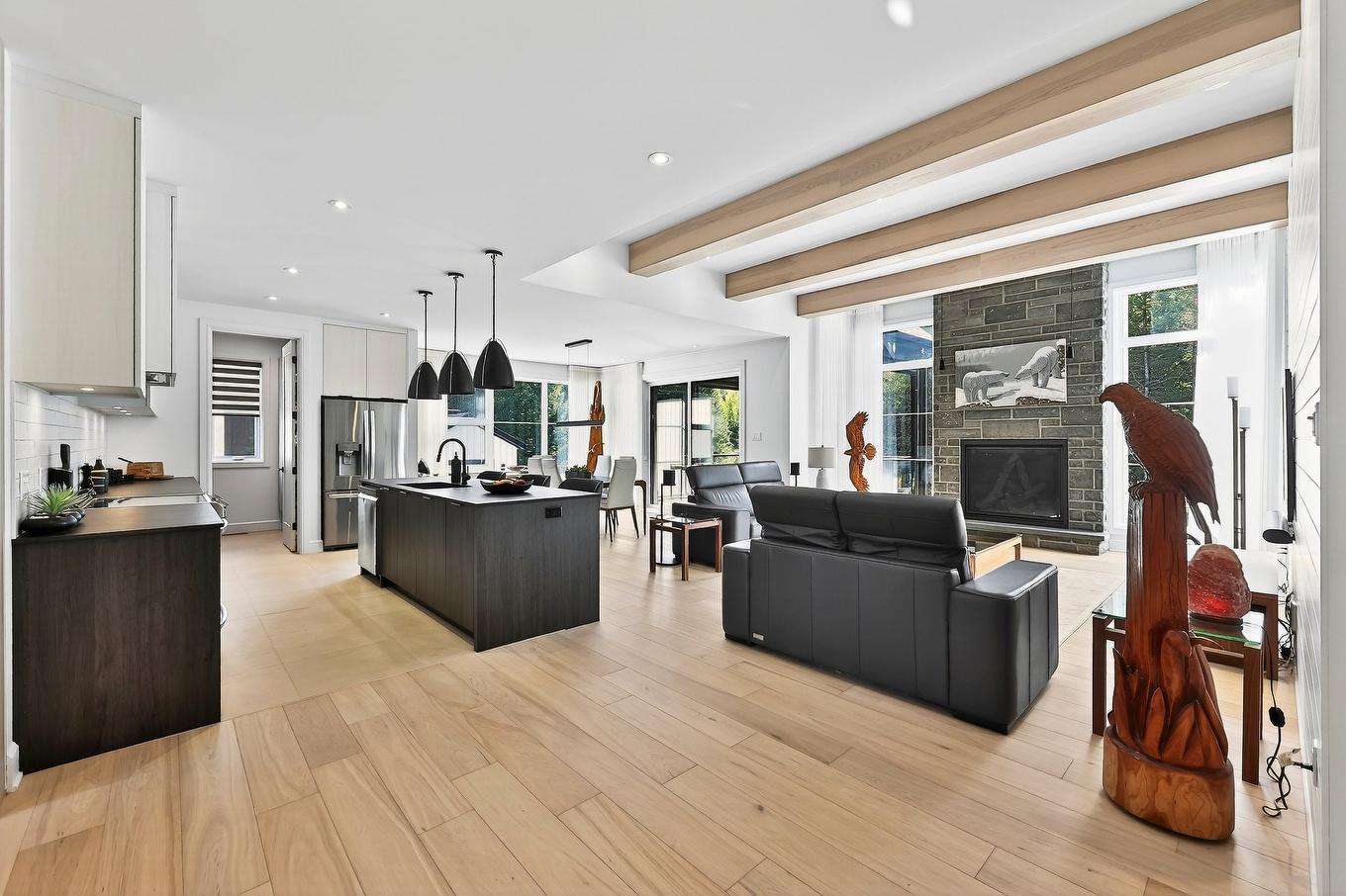 Living room - 1124 Ch. Du Massif, Piedmont, QC - Indoor