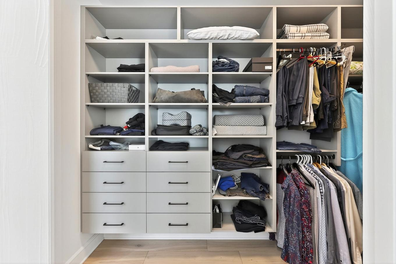 Walk-in closet - 1124 Ch. Du Massif, Piedmont, QC - Indoor With Storage