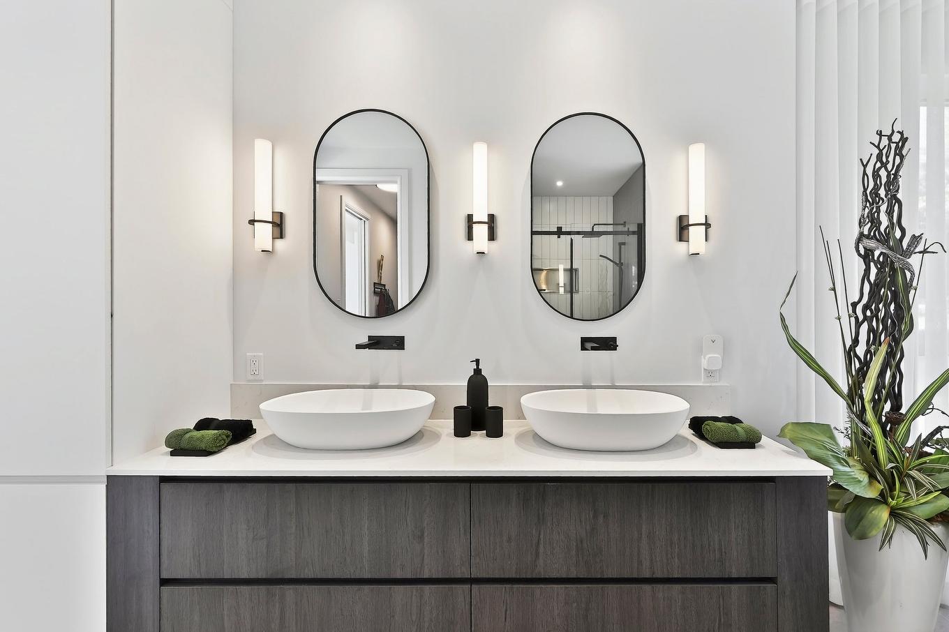 Ensuite bathroom - 1124 Ch. Du Massif, Piedmont, QC - Indoor Photo Showing Bathroom