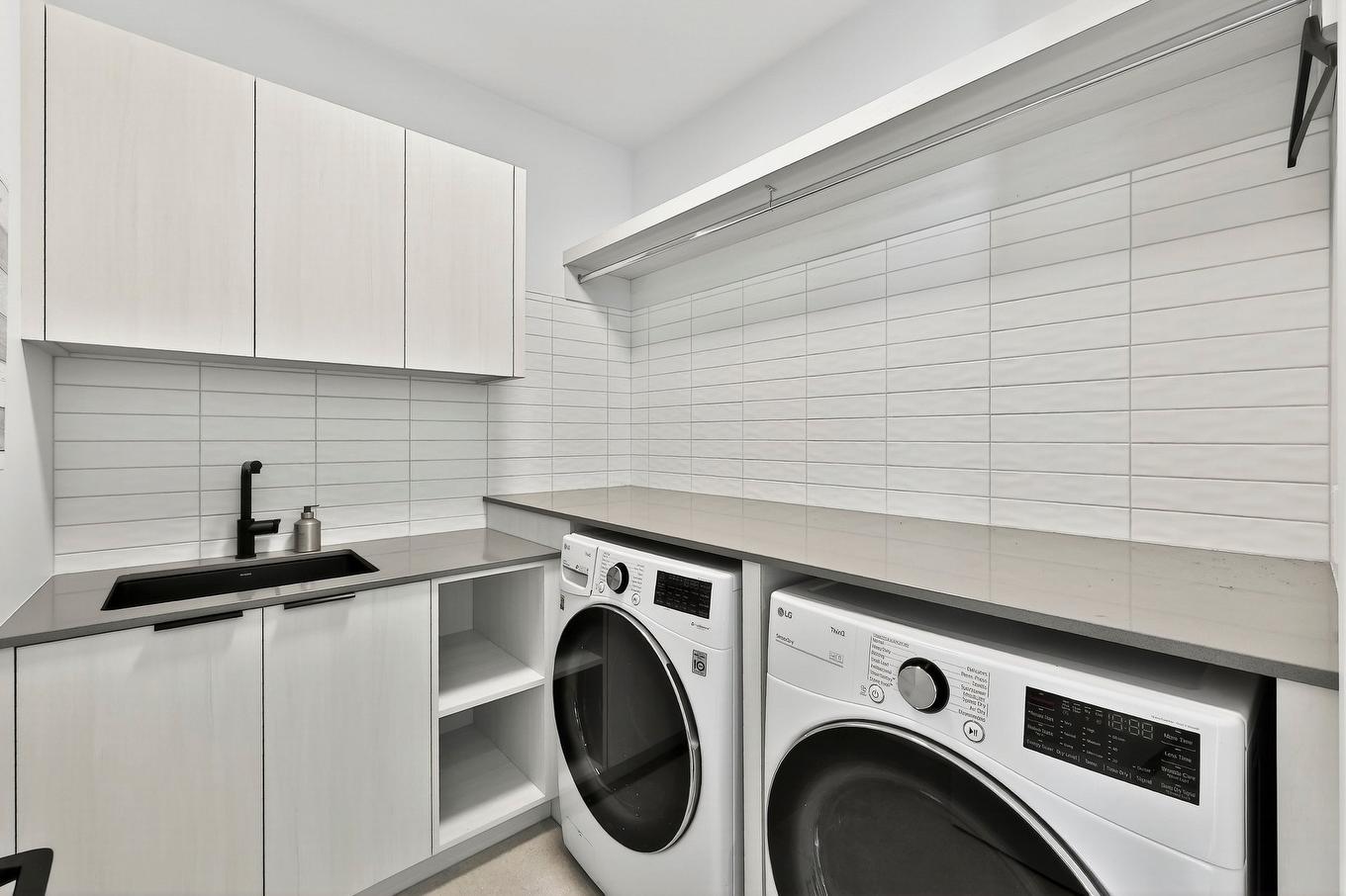 Laundry room - 1124 Ch. Du Massif, Piedmont, QC - Indoor Photo Showing Laundry Room