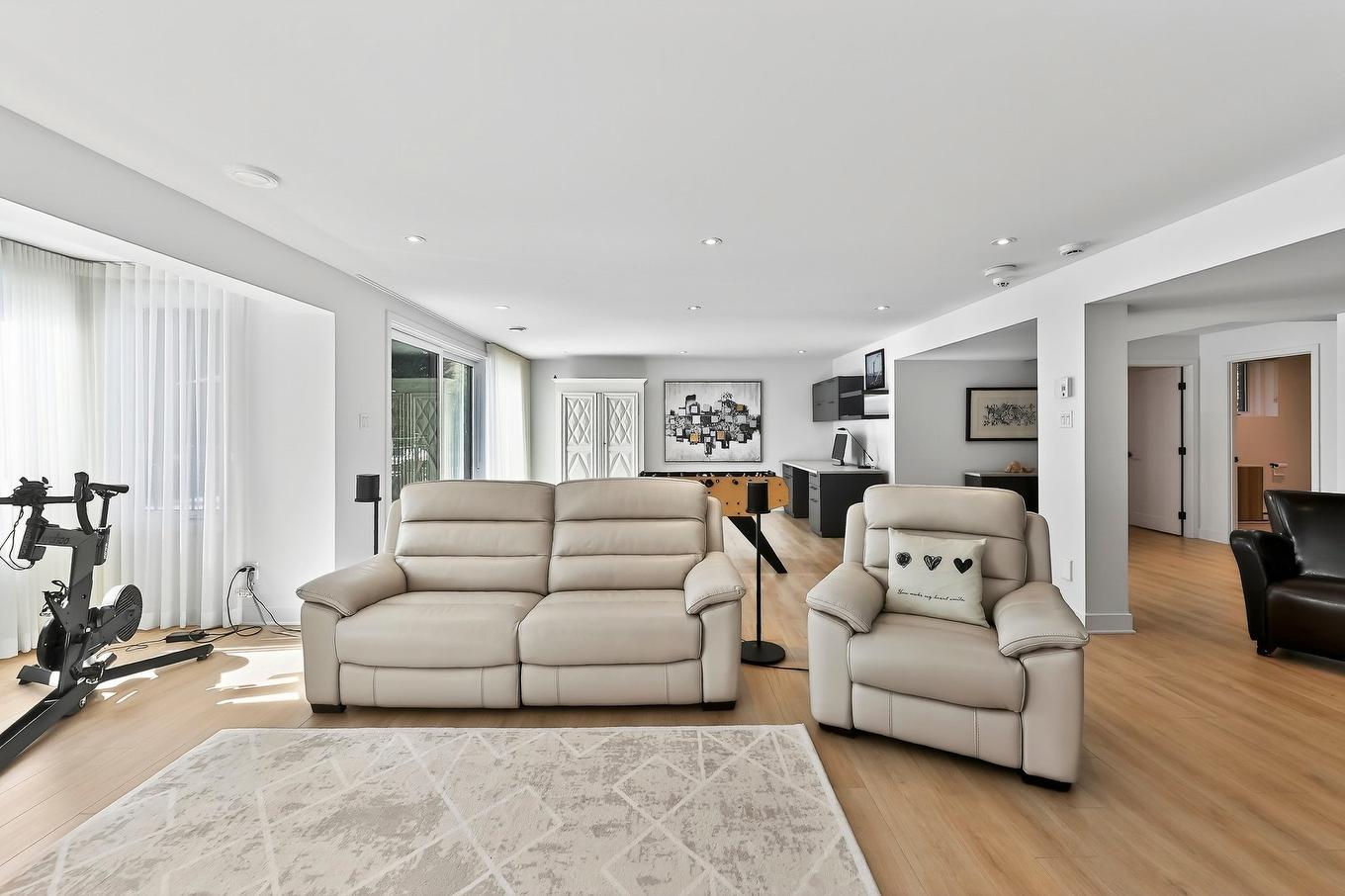 Family room - 1124 Ch. Du Massif, Piedmont, QC - Indoor Photo Showing Living Room