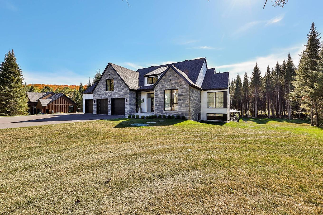 Frontage - 1124 Ch. Du Massif, Piedmont, QC - Outdoor