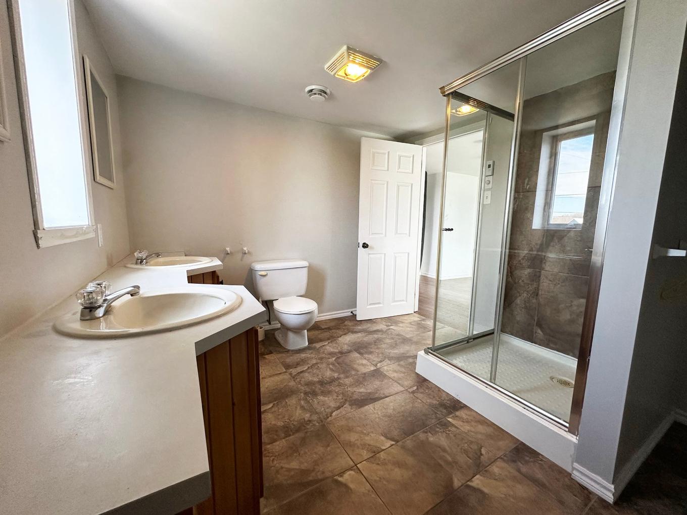 Bathroom - 1247 2E Rang, Saint-Roch-Des-Aulnaies, QC - Indoor Photo Showing Bathroom