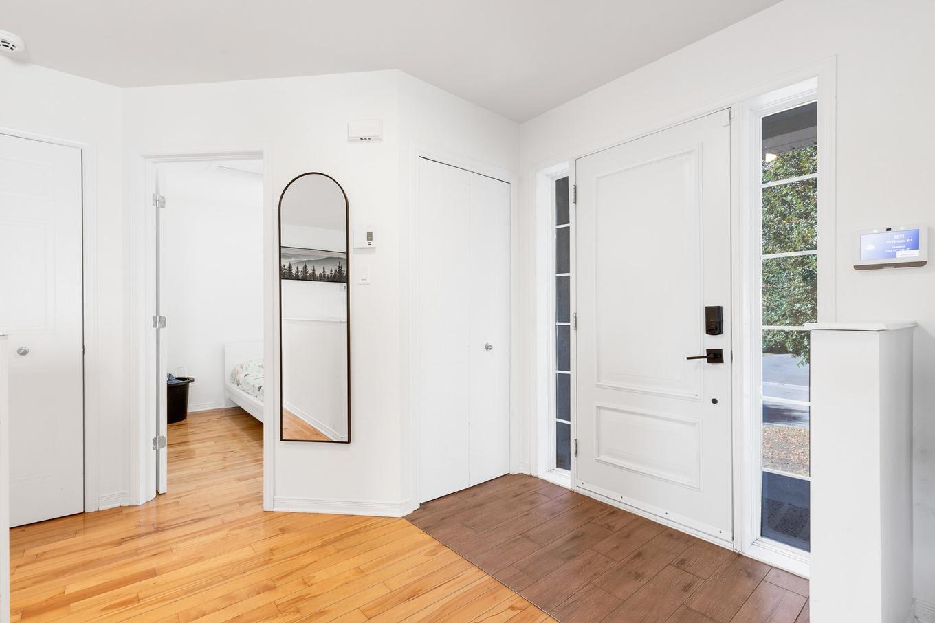 Hall d'entrée/Vestibule - 1072 Rue De Versailles, Saint-Jérôme, QC - Indoor Photo Showing Other Room