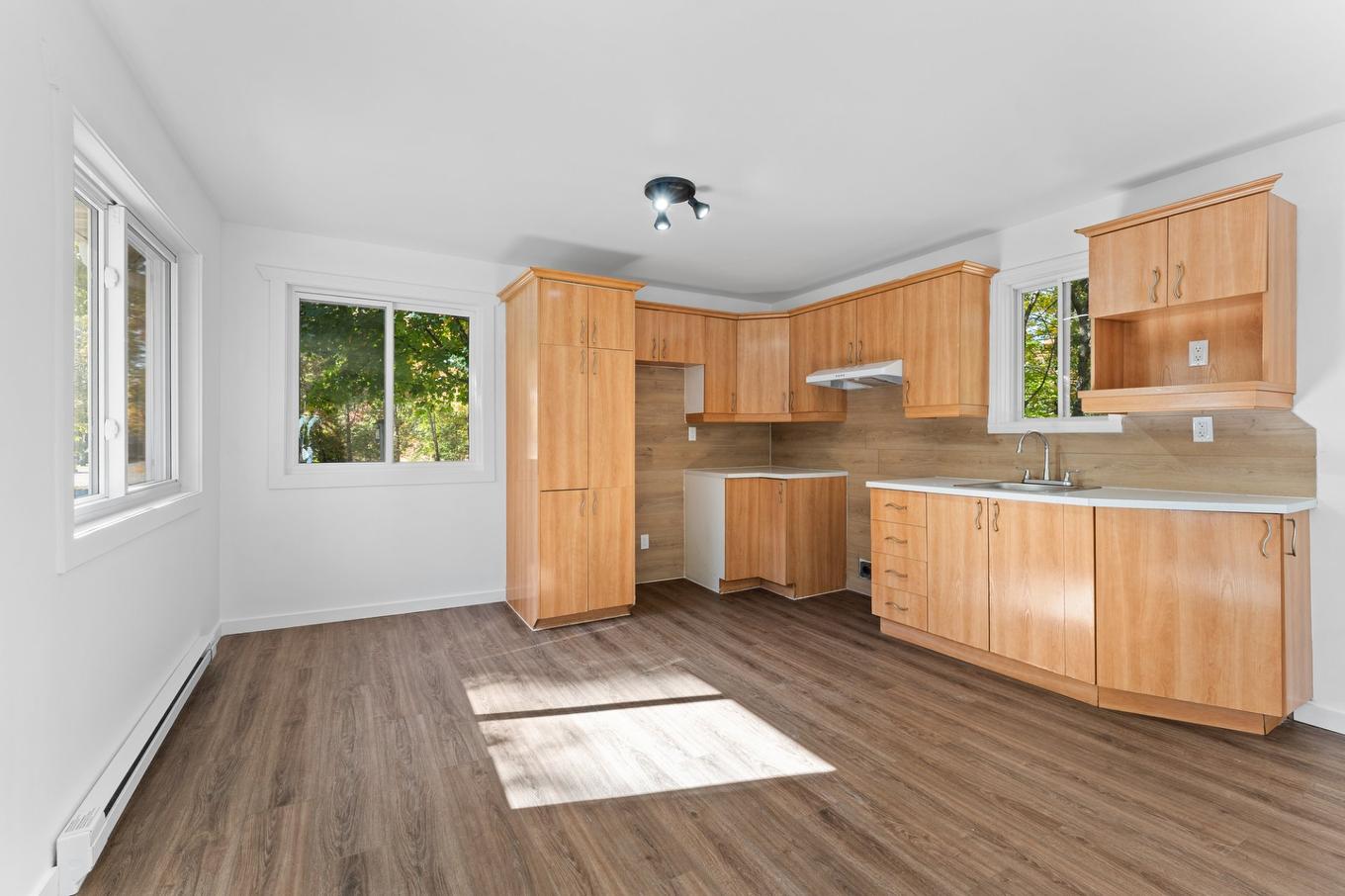 Vue d'ensemble - 1715 Rue Collin, Saint-Lin/Laurentides, QC - Indoor Photo Showing Kitchen
