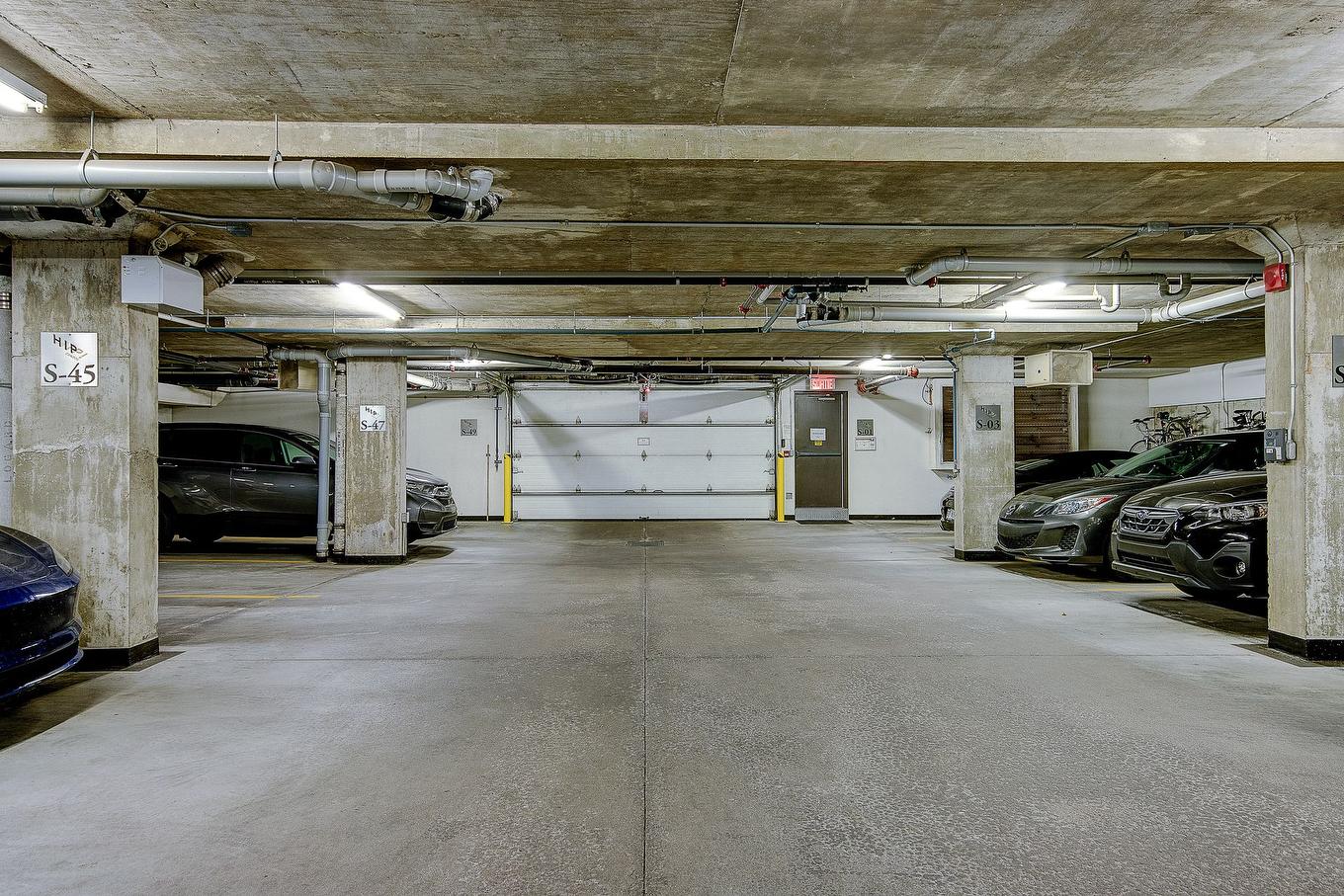 Garage - 405-2120 Rue Du Colisée, Longueuil (Le Vieux-Longueuil), QC - Indoor Photo Showing Garage
