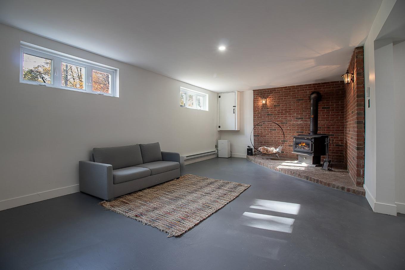 Family room - 2942 Rue Georges-Vanier, Shawinigan, QC - Indoor With Fireplace