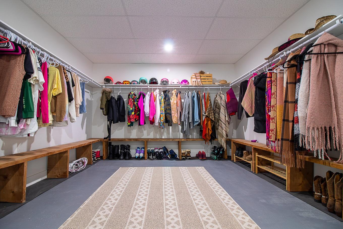 Walk-in closet - 2942 Rue Georges-Vanier, Shawinigan, QC - Indoor With Storage