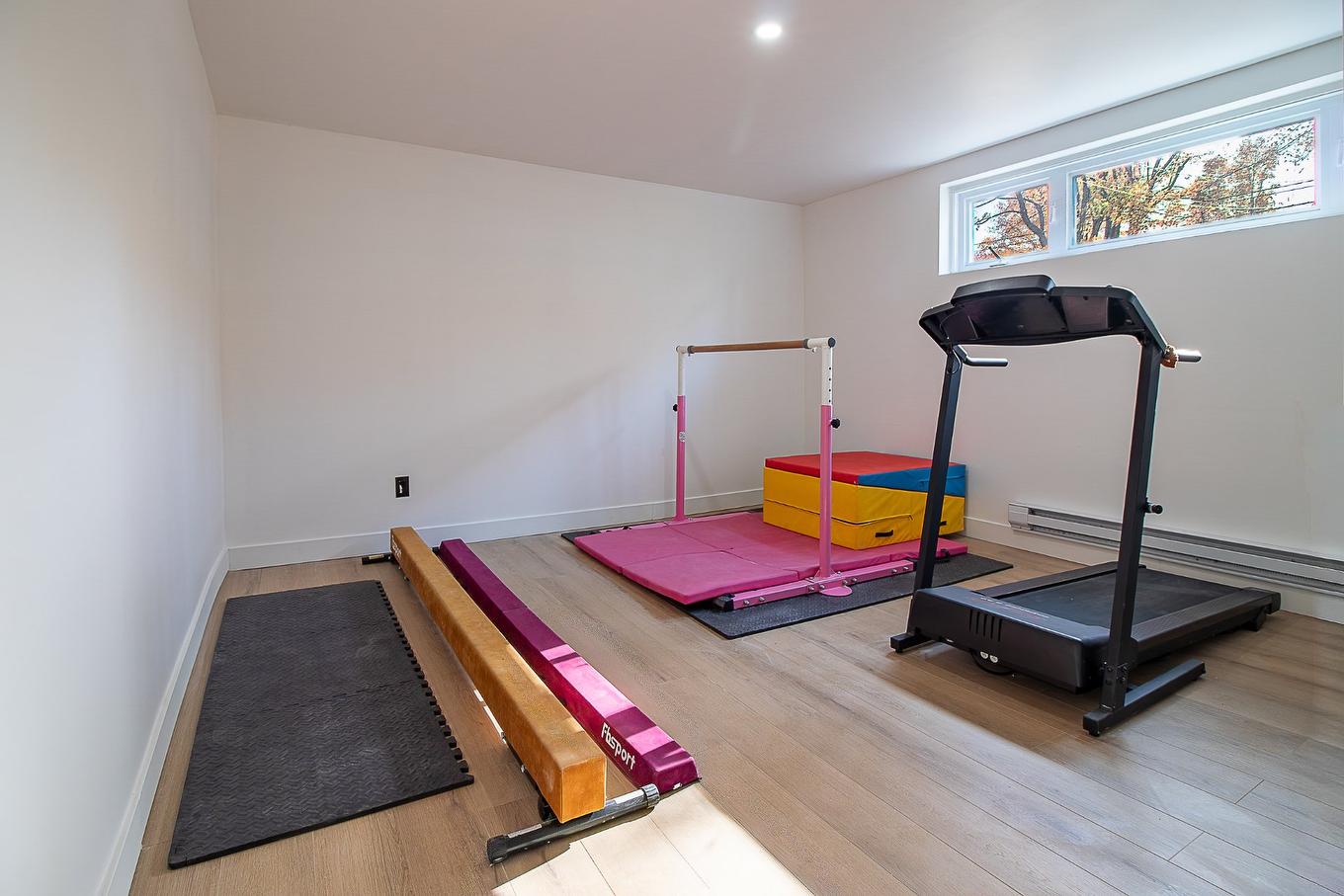 Bedroom - 2942 Rue Georges-Vanier, Shawinigan, QC - Indoor Photo Showing Gym Room