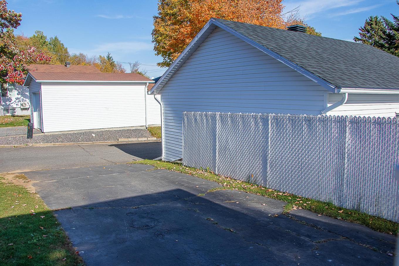 Backyard - 2942 Rue Georges-Vanier, Shawinigan, QC - Outdoor