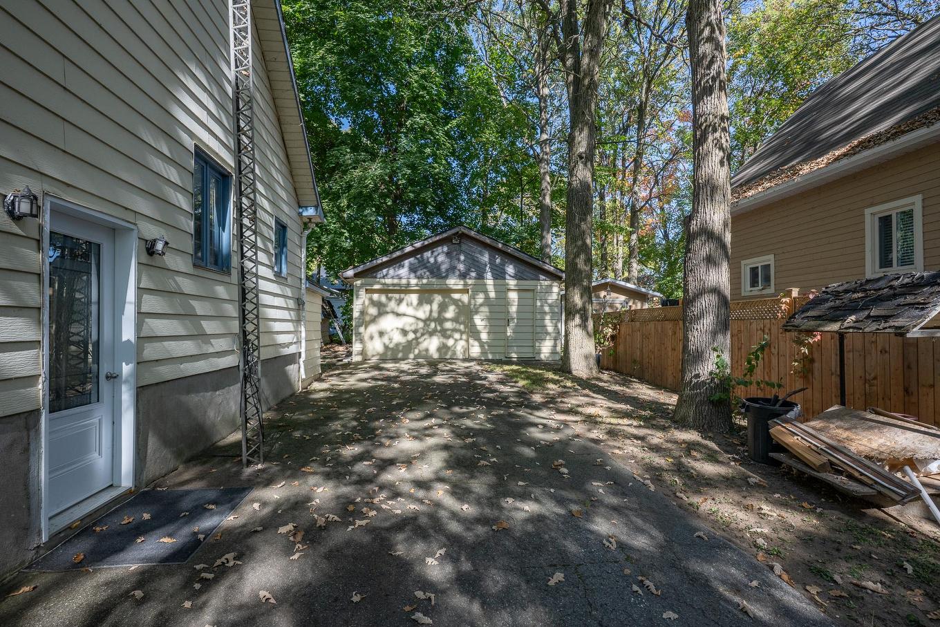 Stationnement - 1225 Rue Louis, Terrebonne (Terrebonne), QC - Outdoor