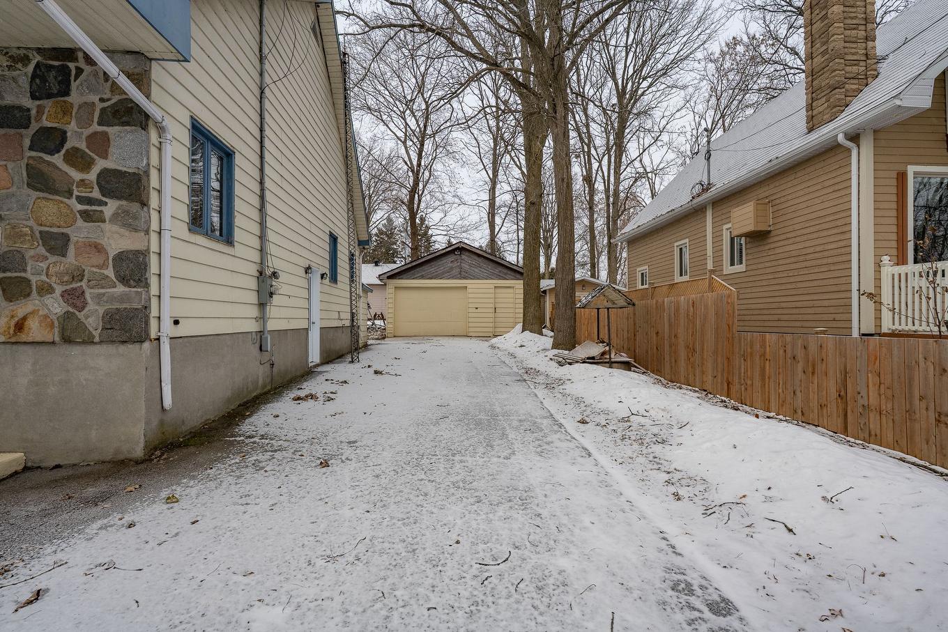 Parking - 1225 Rue Louis, Terrebonne (Terrebonne), QC - Outdoor With Exterior