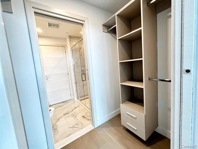 Walk-in closet - 2211-1400 Boul. René-Lévesque O., Montréal (Ville-Marie), QC - Indoor