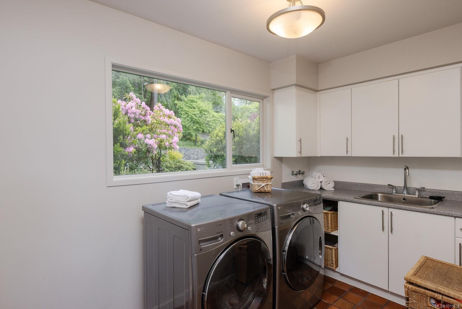 9600 Ardmore Dr, North Saanich, BC