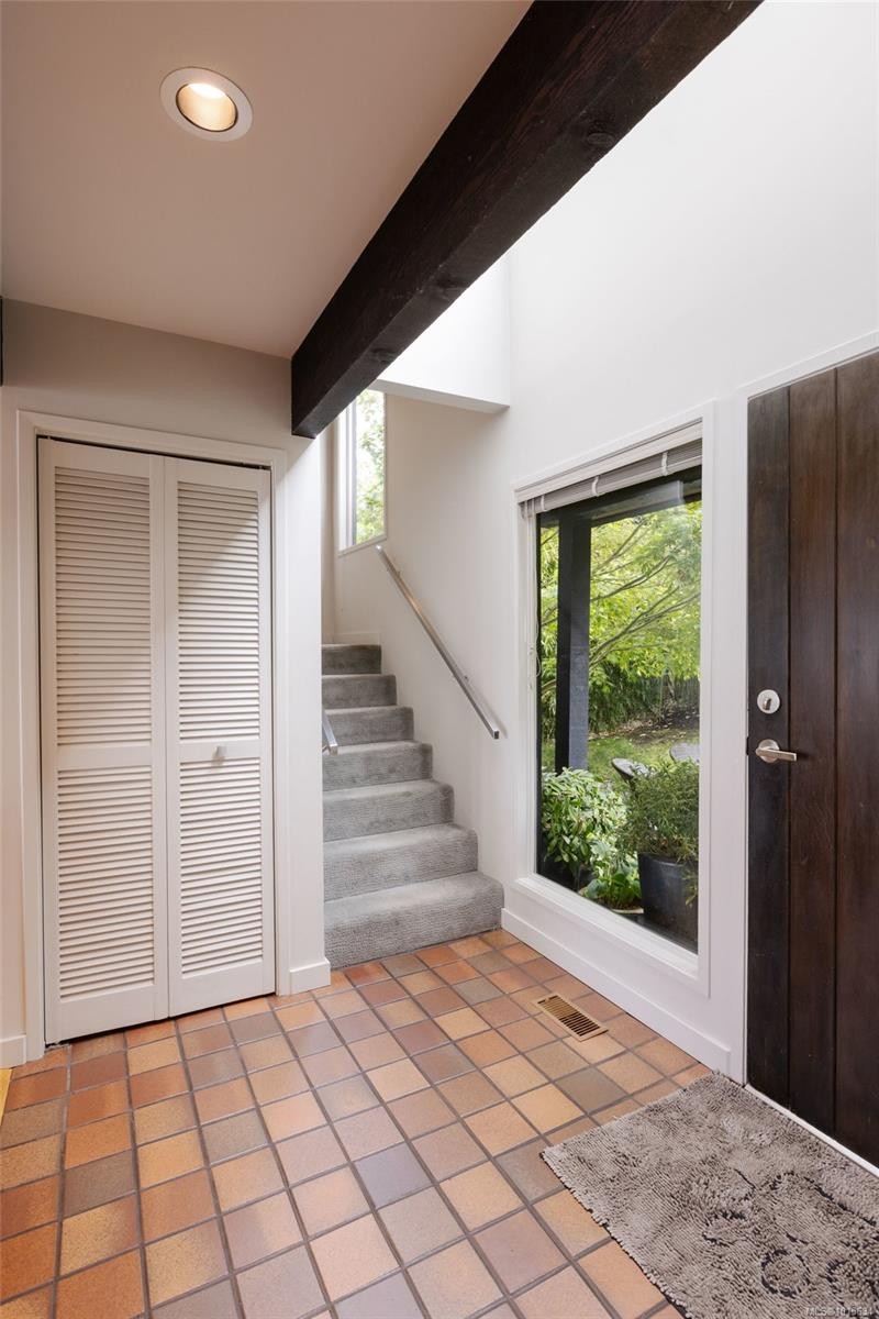 9600 Ardmore Dr, North Saanich, BC