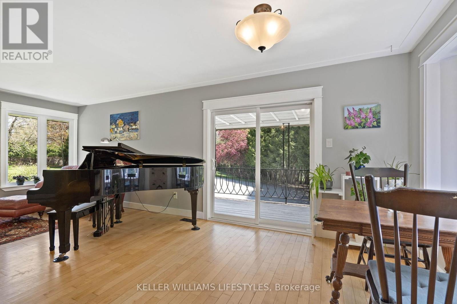 15083 Medway Road, Middlesex Centre, ON - Indoor Photo Showing Dining Room